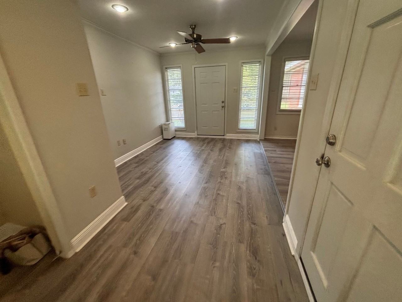 9834 Cal Rd - Photo 5 of 15