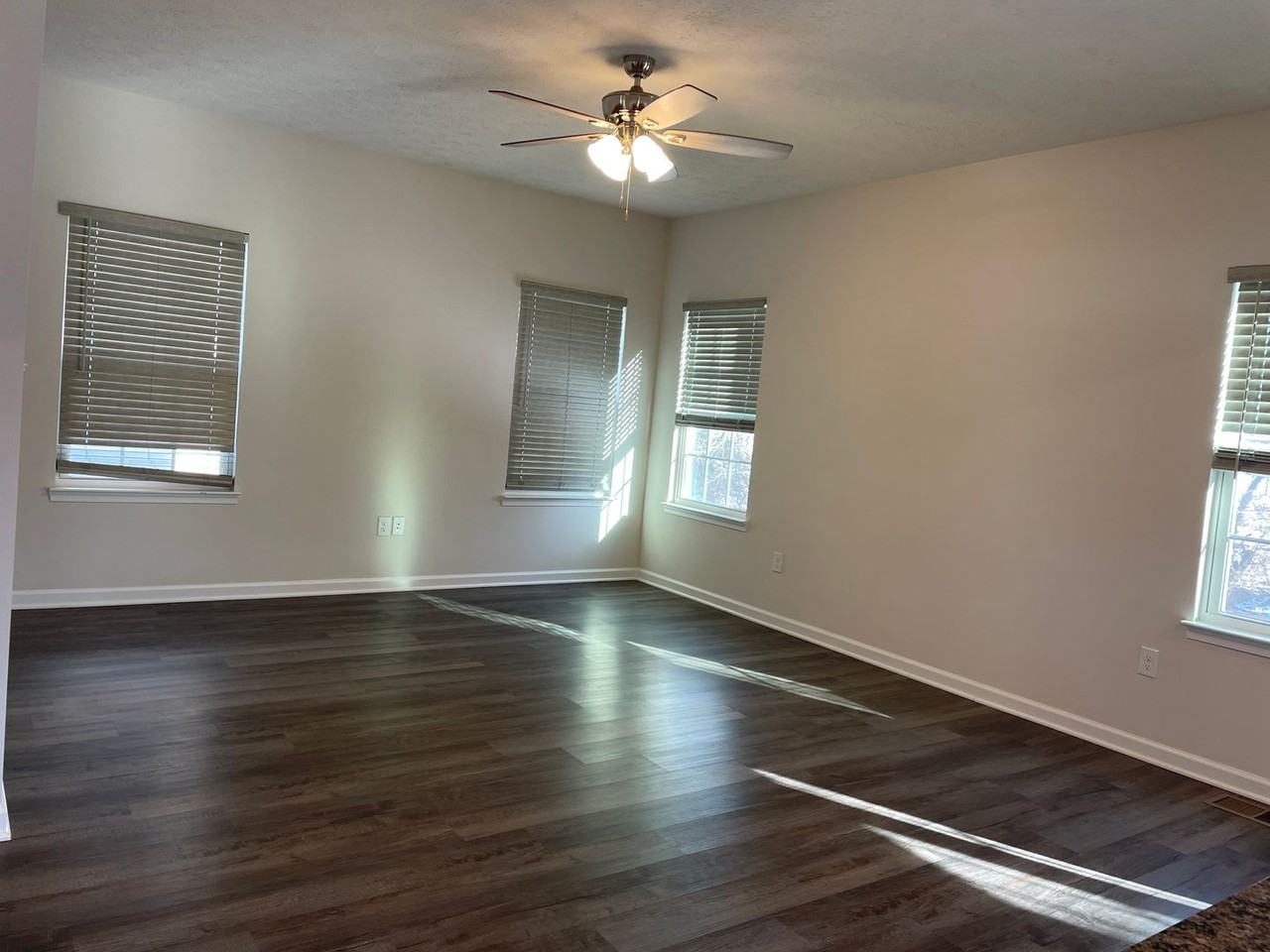 286 Warm Springs Dr - Photo 2 of 12