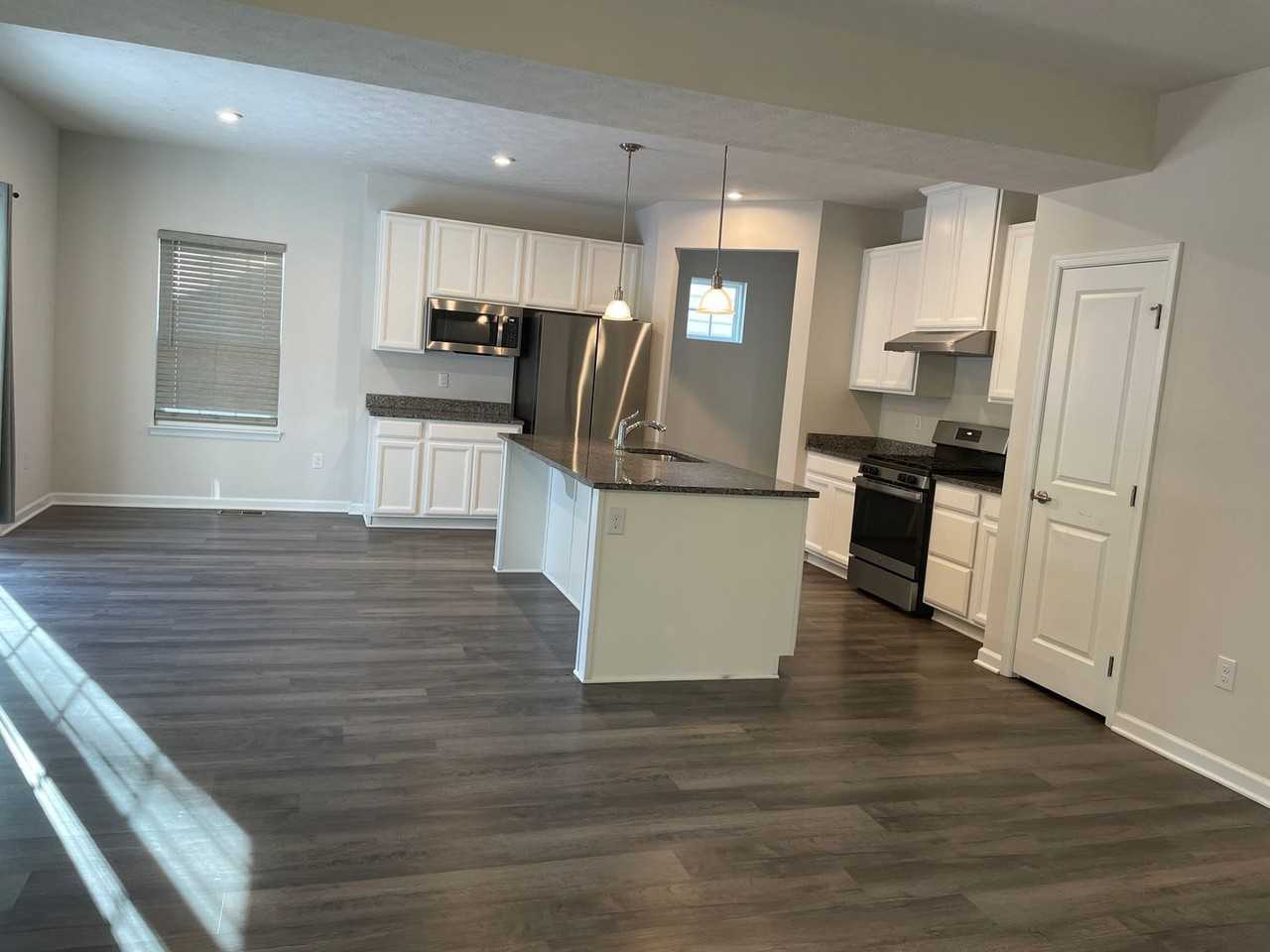 286 Warm Springs Dr - Photo 3 of 12