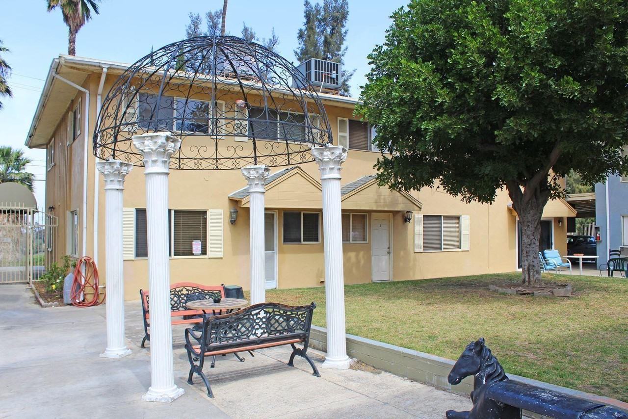 Lakeside Villa - Photo 6 of 50