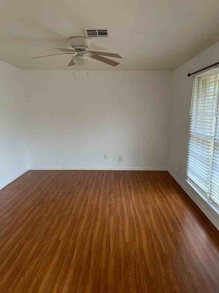 344 Bedford Ter - Photo 2 of 16