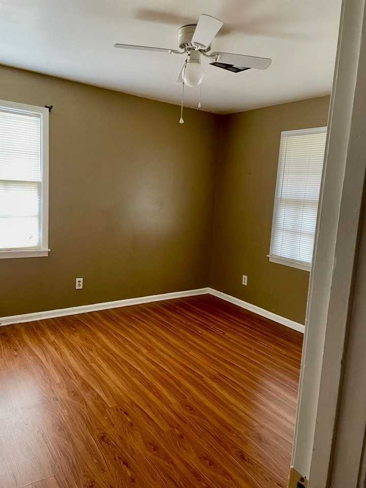 344 Bedford Ter - Photo 7 of 16