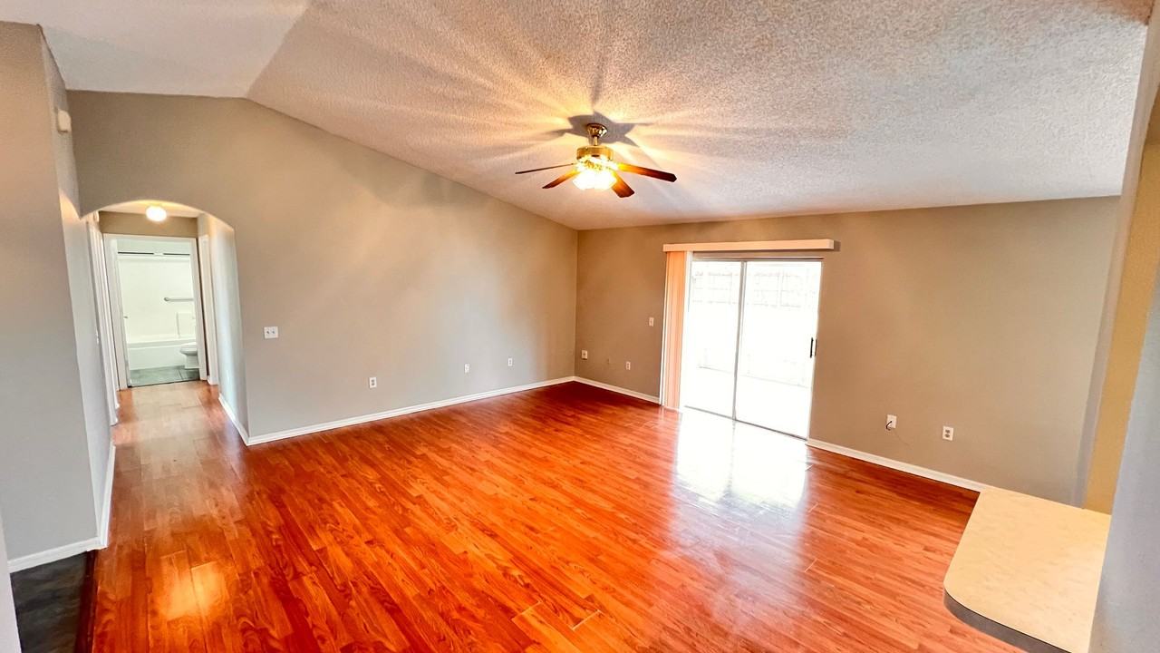 2397 Kerridale St - Photo 4 of 30