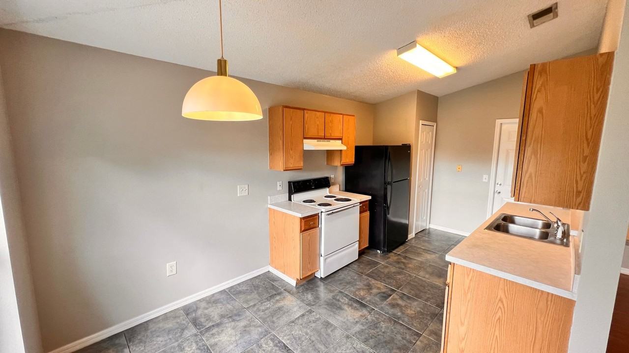 2397 Kerridale St - Photo 6 of 30