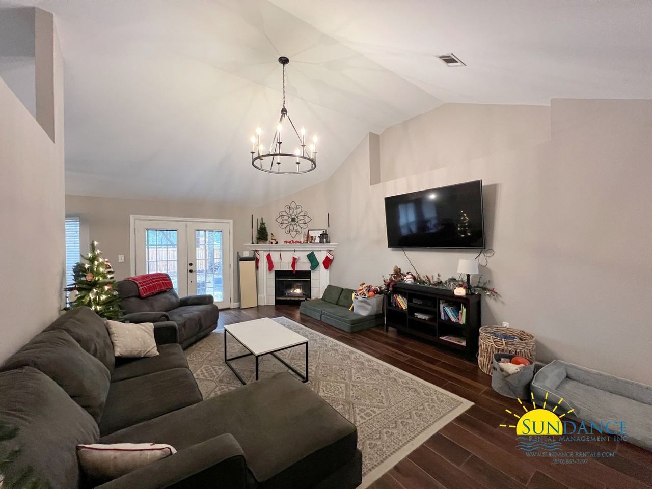 504 Tom Sawyer Ln - Photo 2 of 17