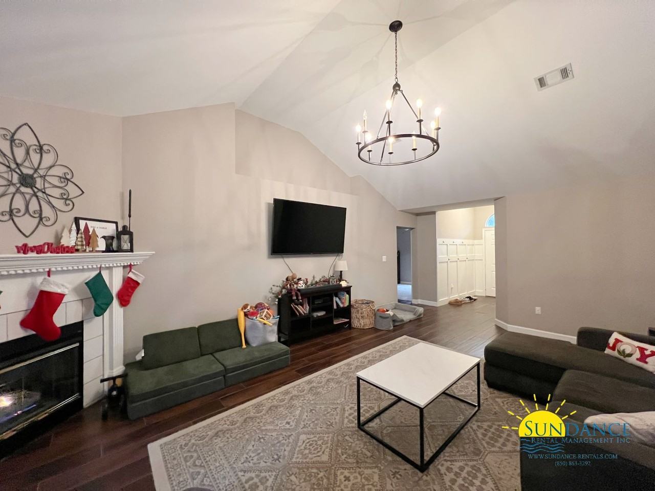 504 Tom Sawyer Ln - Photo 3 of 17