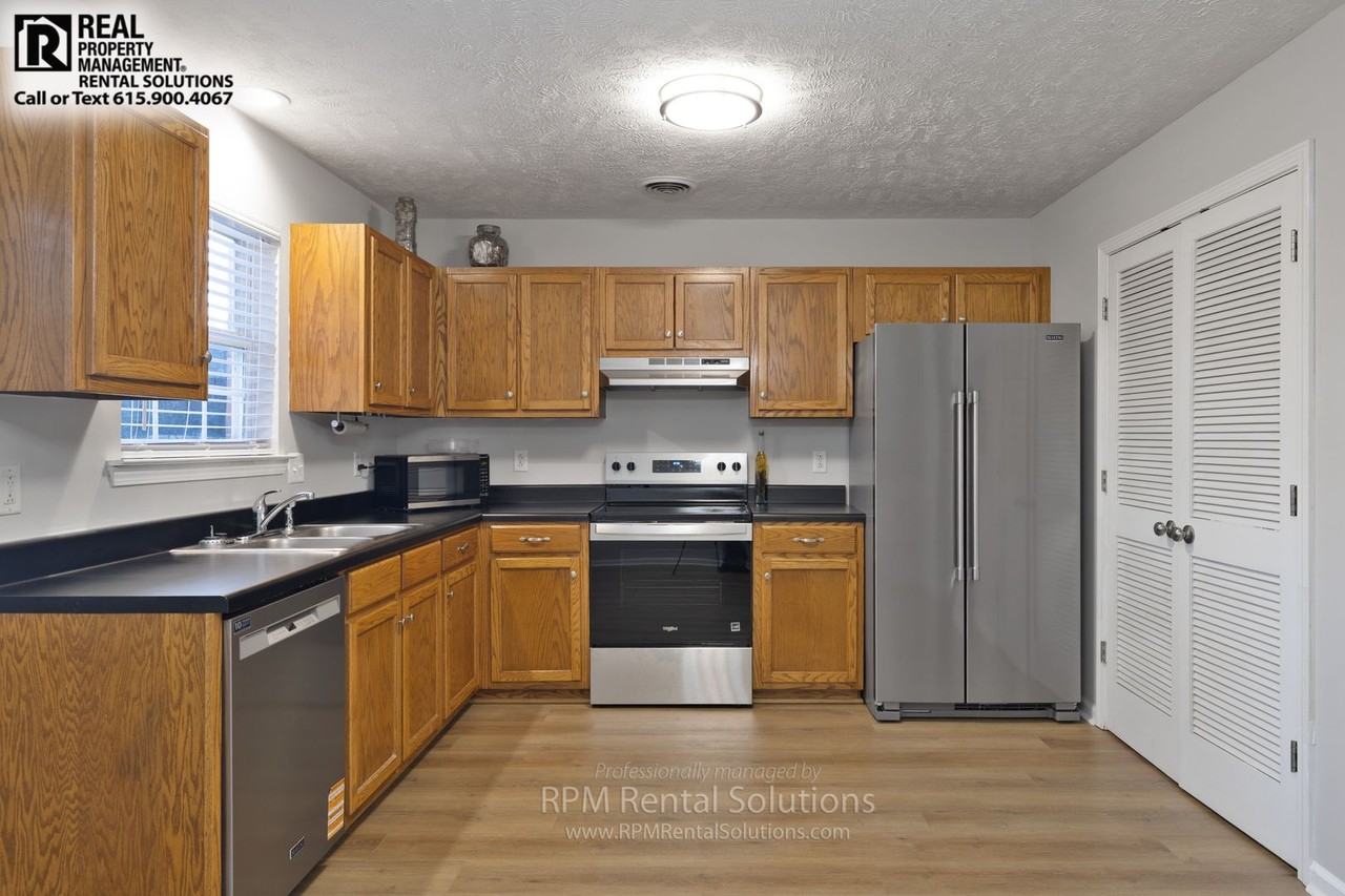 1513 Center Pointe Dr - Photo 6 of 20