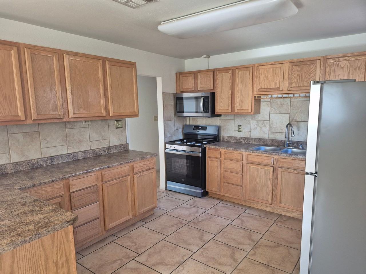 1206 Bellamah Dr - Photo 4 of 22