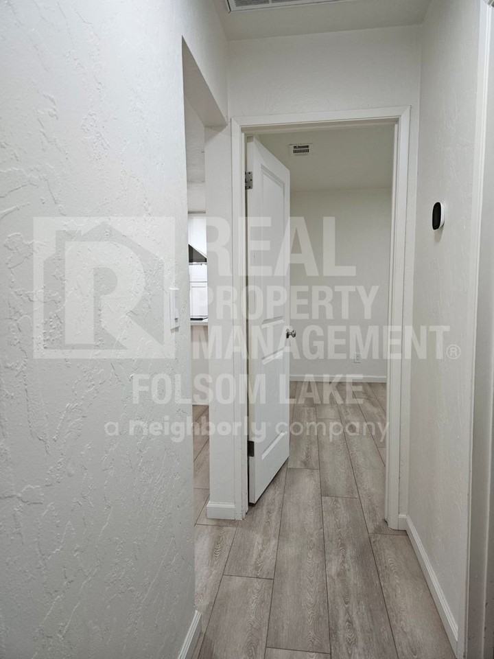 421 Tahoe Ave - Photo 6 of 23