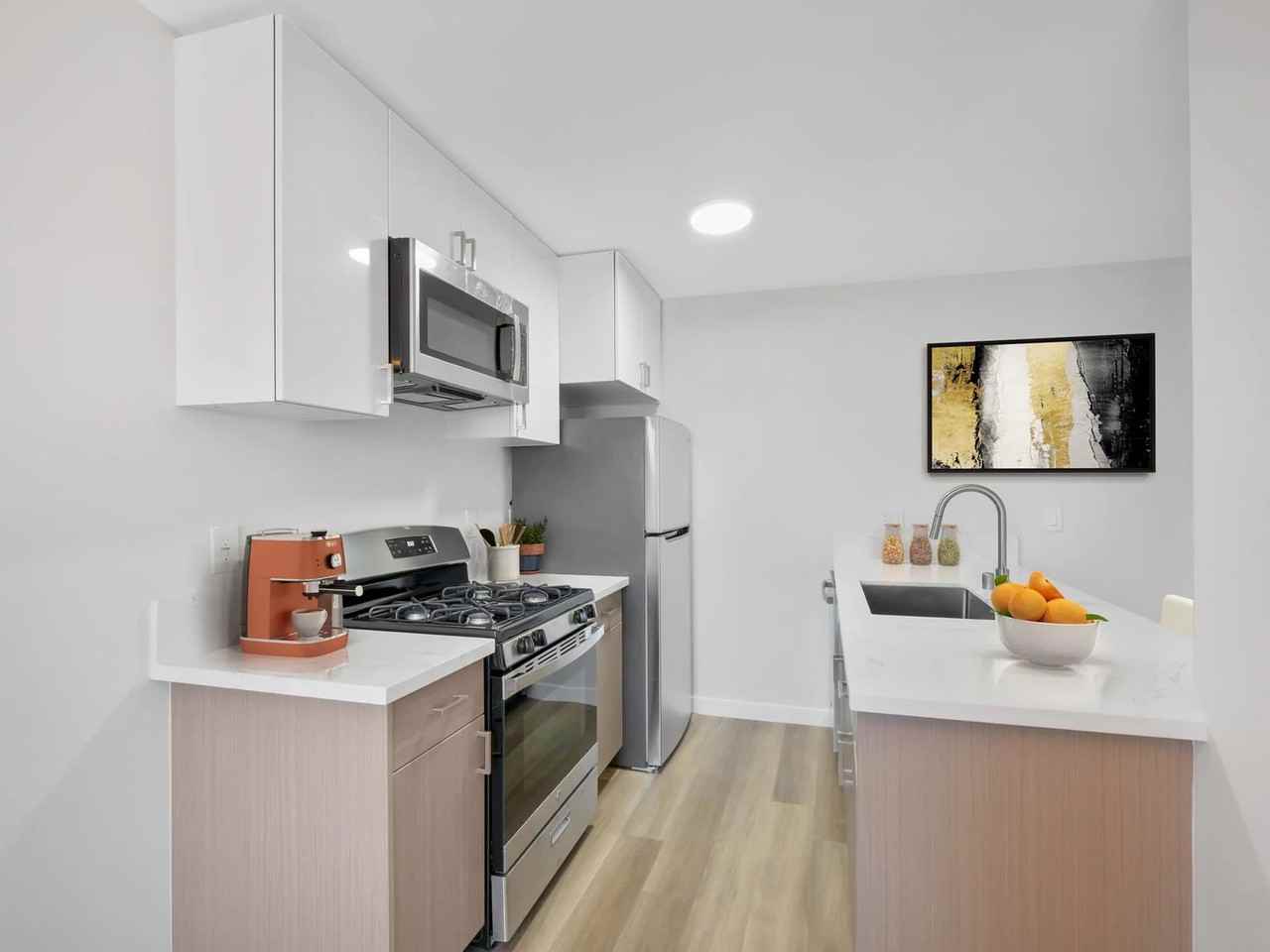 4006 Emerald St - Photo 5 of 10