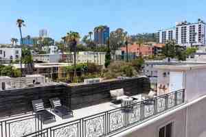 featured image of 8833 Cynthia St