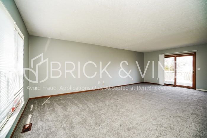 950 Radbourne Dr - Photo 6 of 19