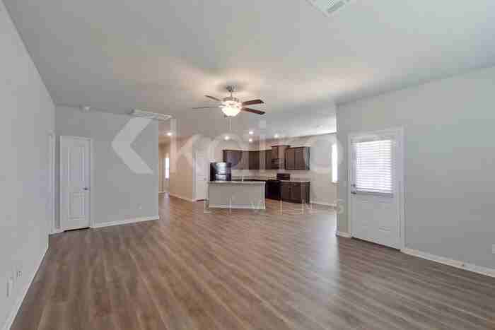 900 Nw 6th St - Photo 5 of 20