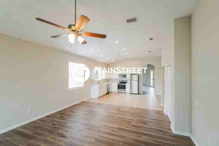 521 Painted Leaf Dr - Photo 4 of 16