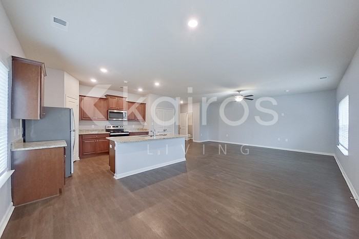 1056 Pilgrim Ln - Photo 6 of 27