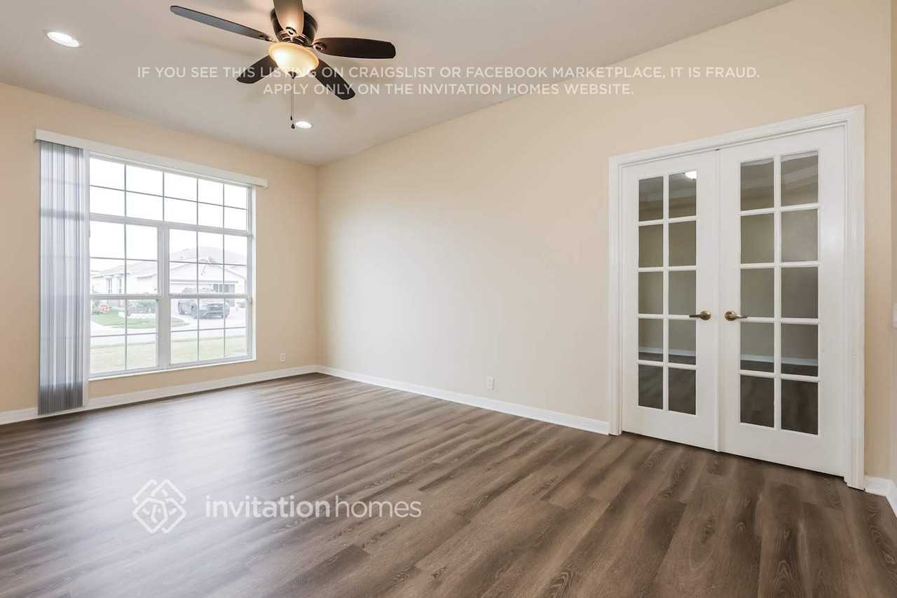 4314 Whistlewood Cir - Photo 4 of 17