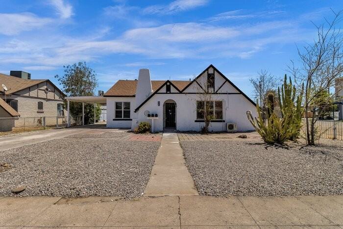 325 N 17th Dr #A - Photo 4 of 32