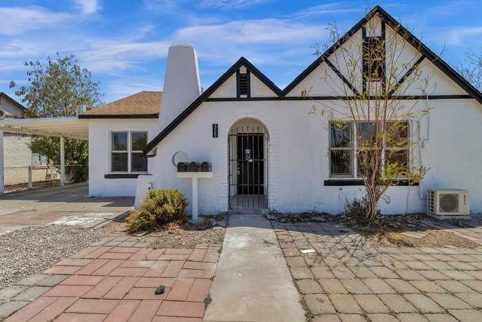 325 N 17th Dr #A - Photo 5 of 32