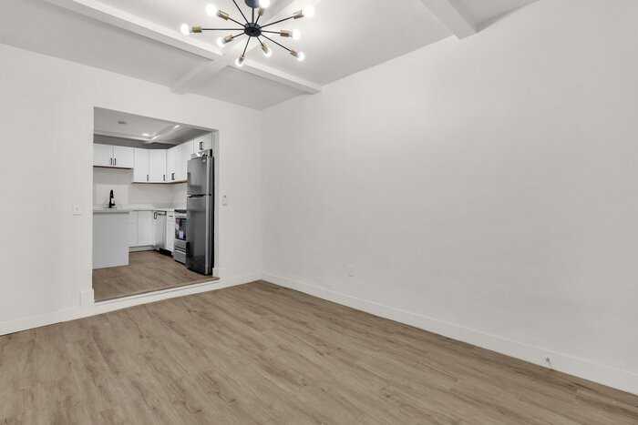 325 N 17th Dr #A - Photo 7 of 32