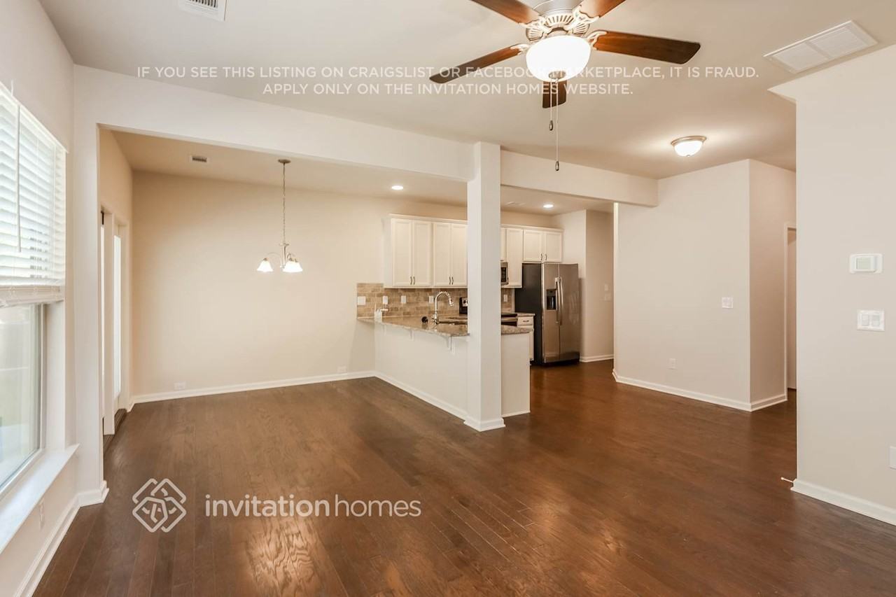 228 Highland Pointe Cir E - Photo 3 of 16