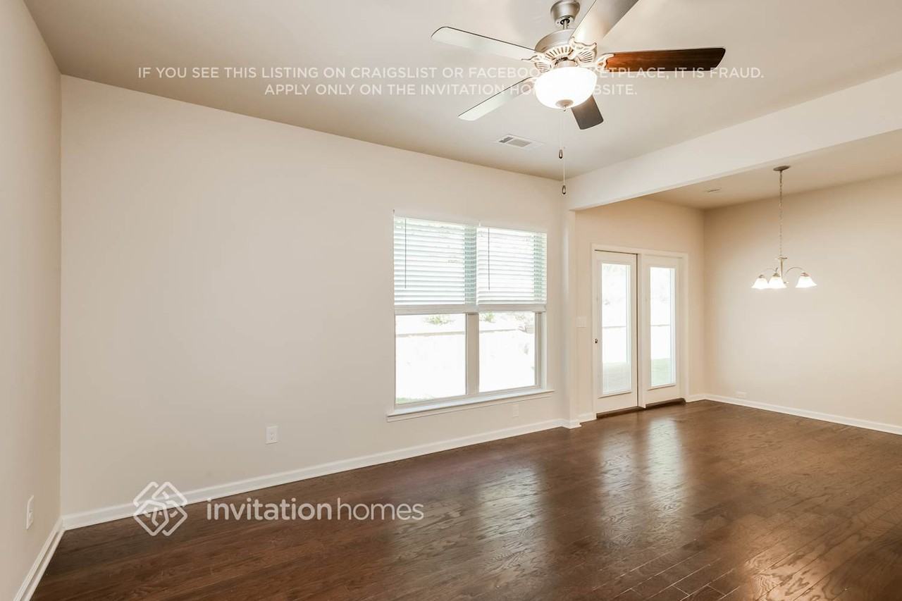 228 Highland Pointe Cir E - Photo 4 of 16