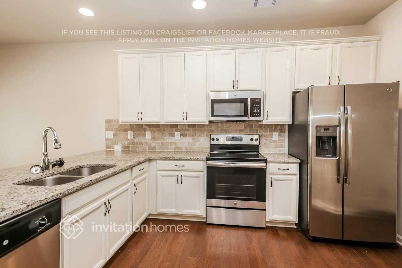 228 Highland Pointe Cir E - Photo 6 of 16