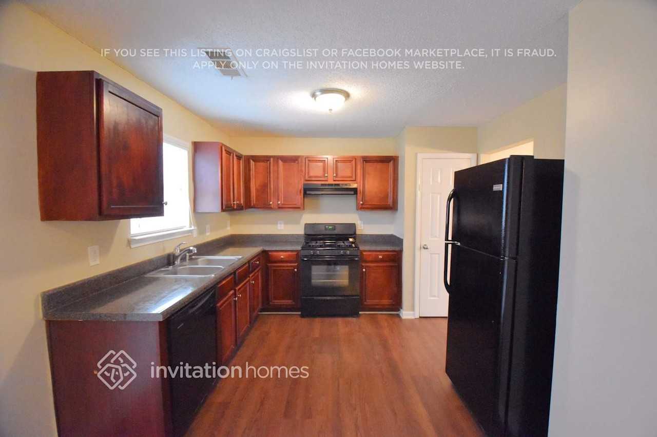 215 Marriott Dr - Photo 4 of 15