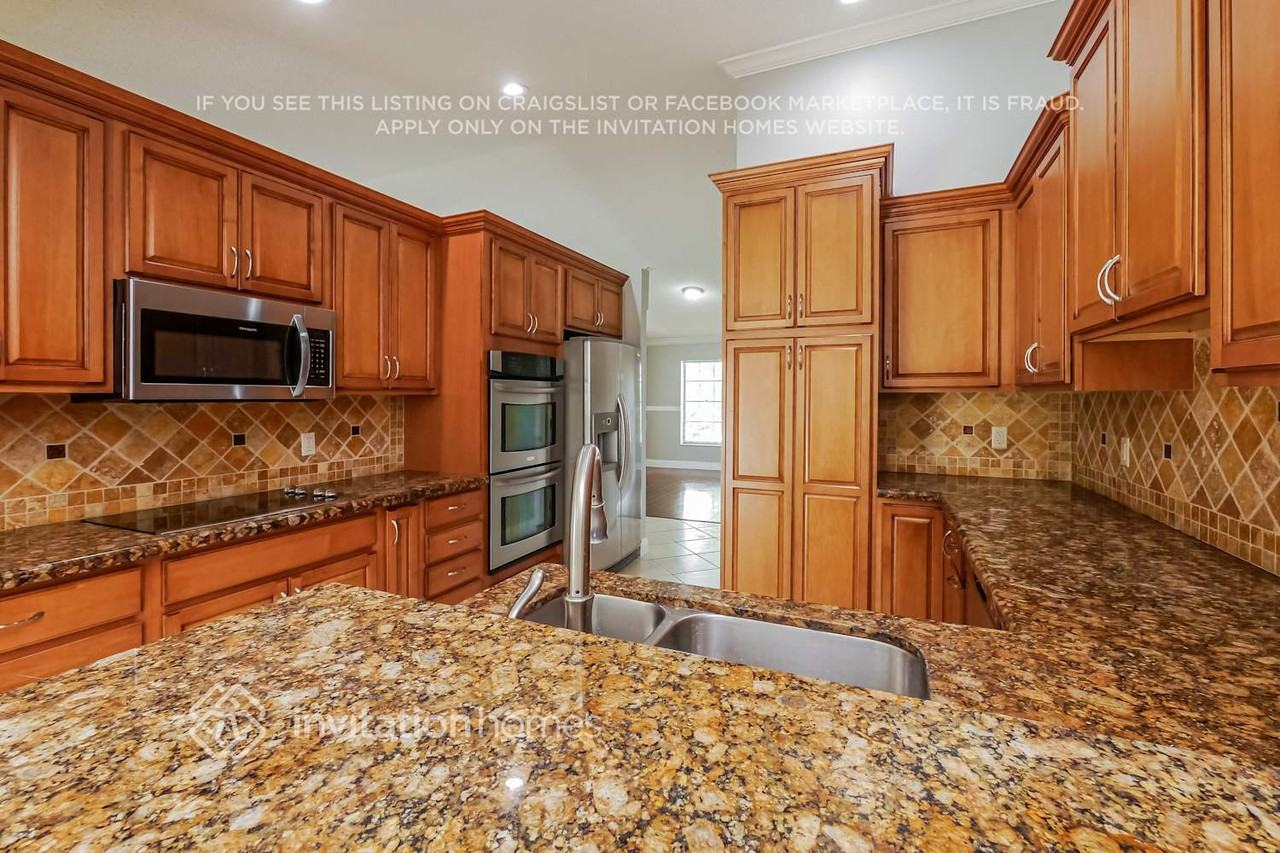 4411 Nw 73rd Way - Photo 7 of 17