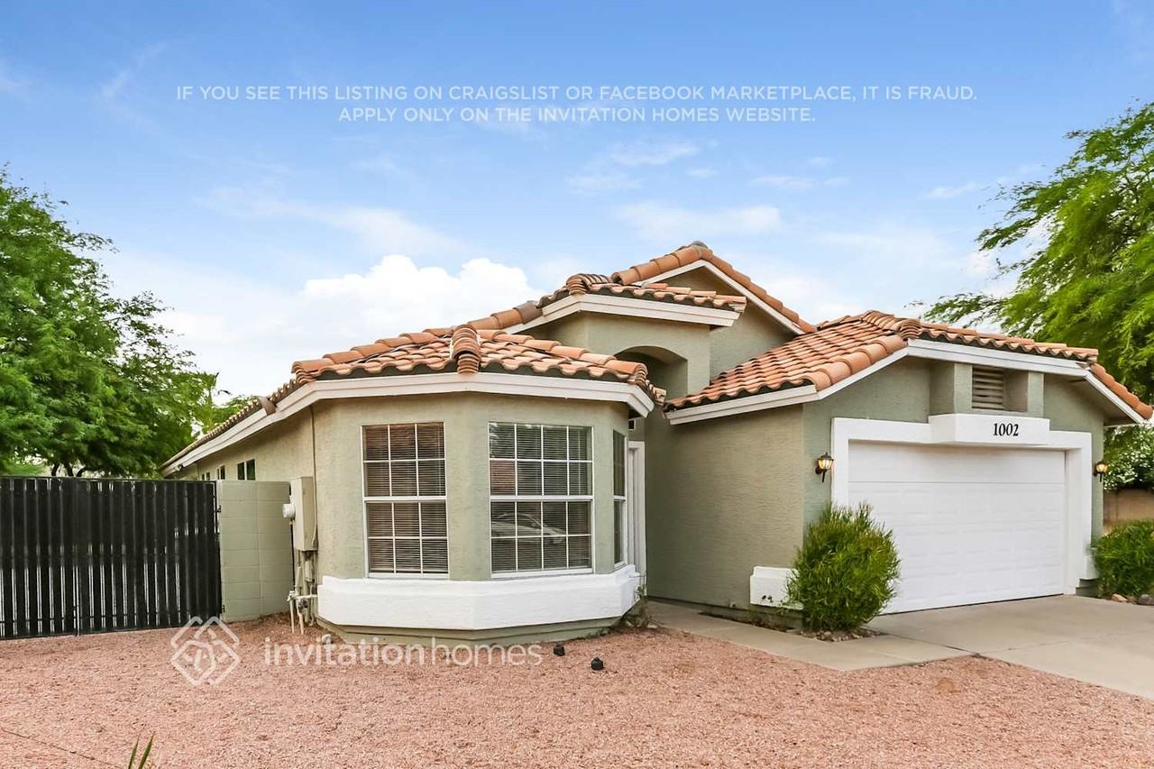 1002 W Chicago Ct - Photo 2 of 15