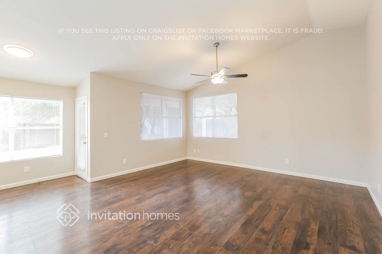 1002 W Chicago Ct - Photo 6 of 15