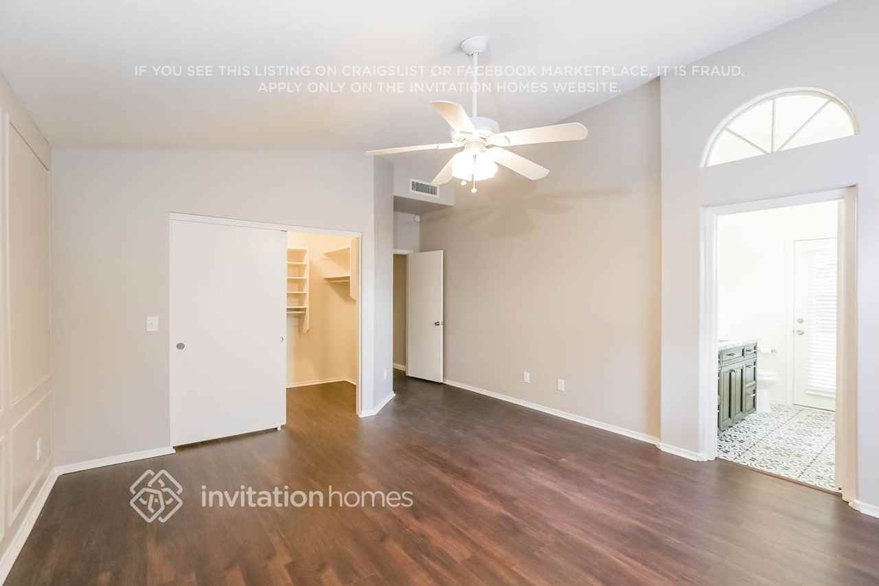 1002 W Chicago Ct - Photo 7 of 15