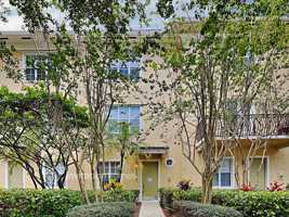 featured image of 806 University Blvd