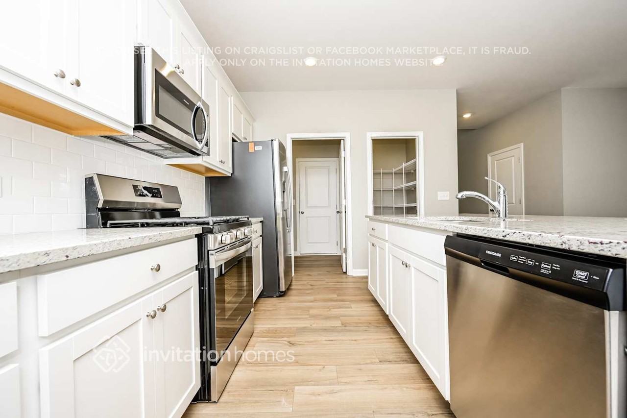 520 Almere Dr - Photo 6 of 18