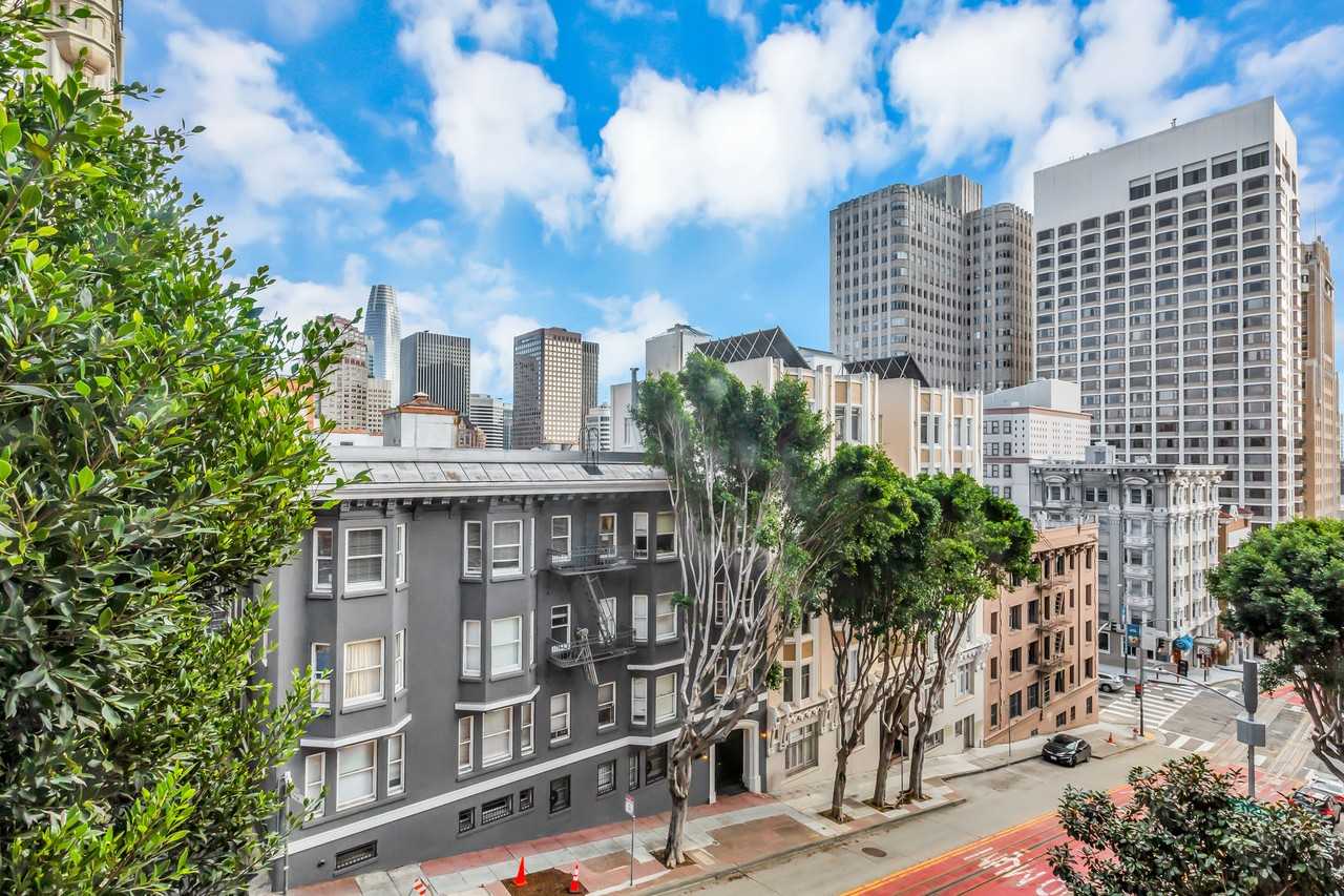 655 Powell - Photo 2 of 33