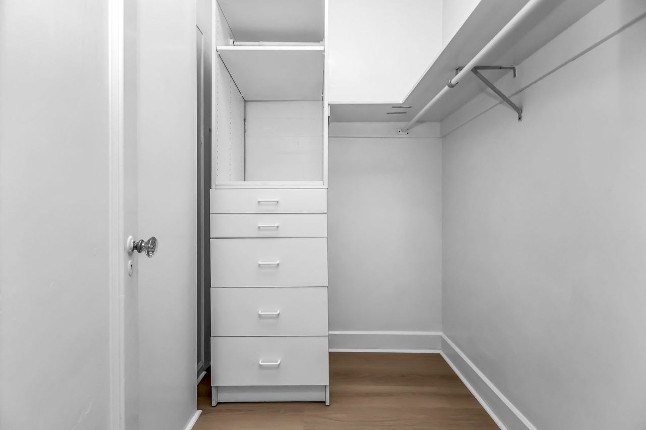 655 Powell - Photo 7 of 33