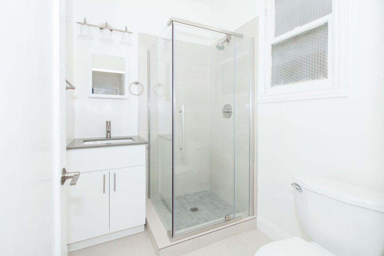 1819 Golden Gate - Photo 7 of 18