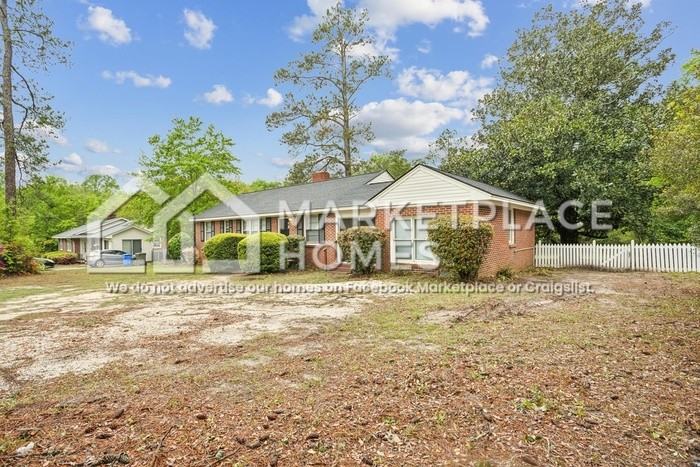 2001 Forest Dr - Photo 2 of 31