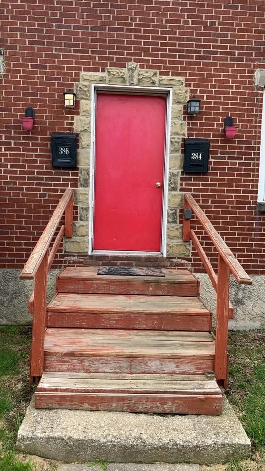 386 Morris Dr - Photo 2 of 24