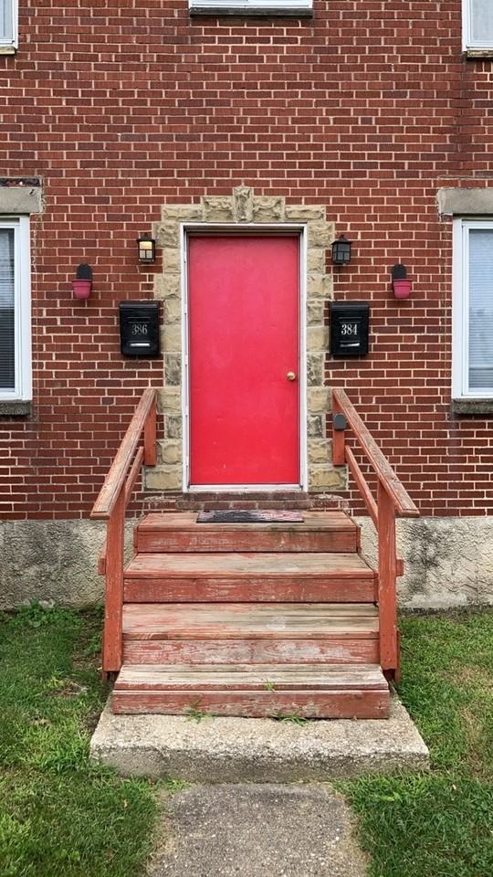 384 Morris Dr - Photo 2 of 26