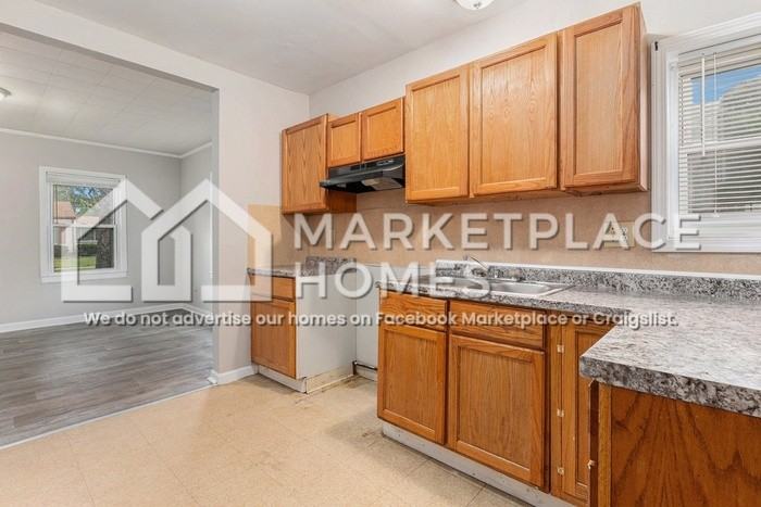 14003 Hendricks Ave - Photo 6 of 23