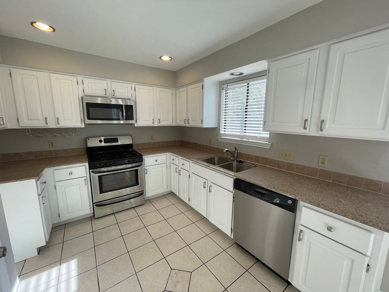 3909 Danli Ln #1 - Photo 6 of 24