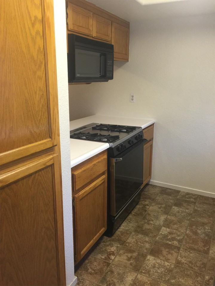 8107 Laborough Dr #B - Photo 5 of 14