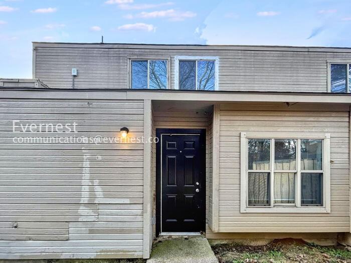 246 Creek Cove Dr - Photo 2 of 19