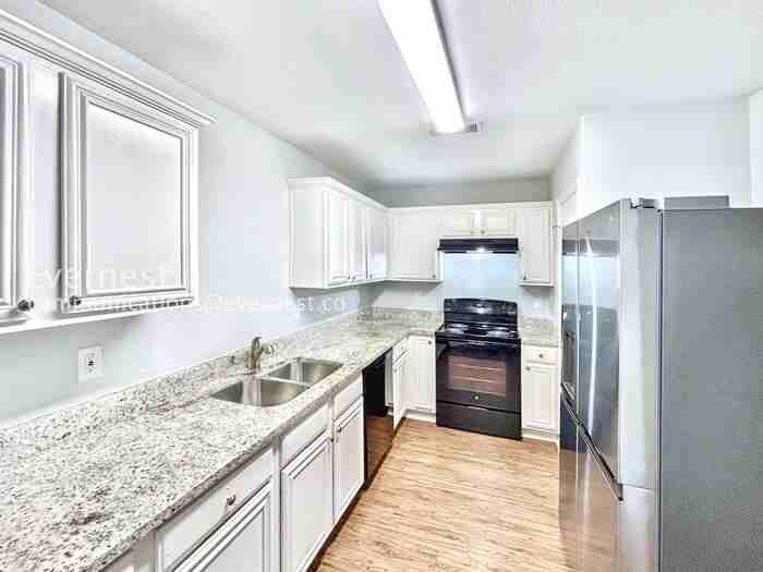 246 Creek Cove Dr - Photo 3 of 19