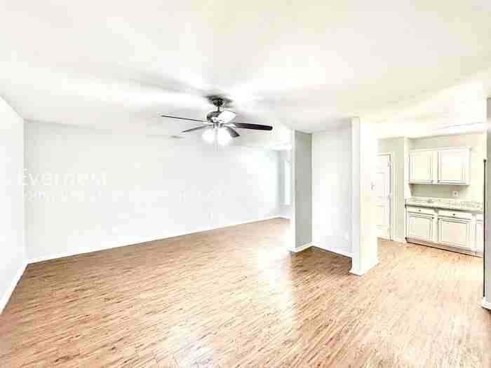 246 Creek Cove Dr - Photo 7 of 19