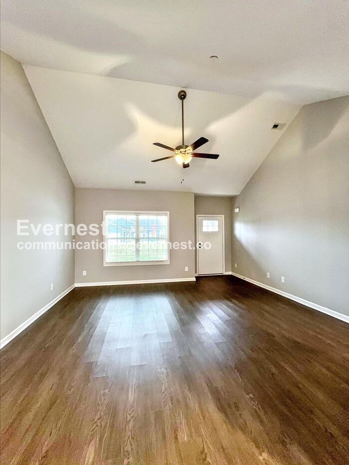 1108 Prospect Ct - Photo 5 of 28