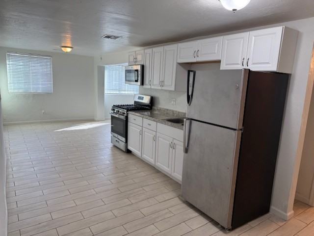 2131 S 4th Ave #2 - Photo 5 of 14