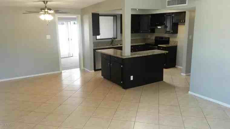 901 S Eli Dr - Photo 4 of 20