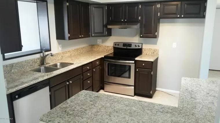 901 S Eli Dr - Photo 6 of 20