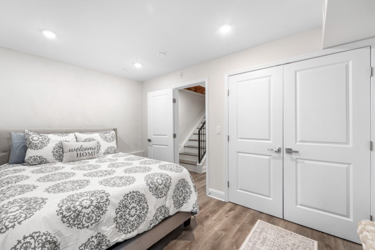 2341 N College Ave - Photo 7 of 30